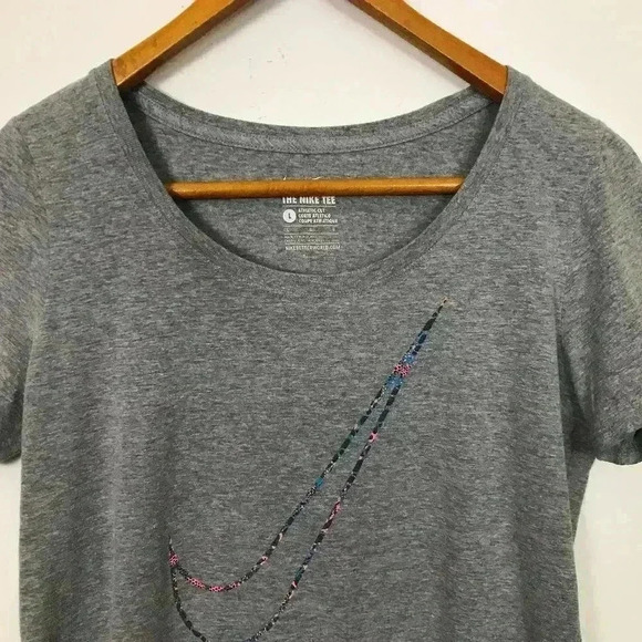 Nike Women Athletic Cut Gray L Multi-Color T-Shirt - Picture 1 of 5